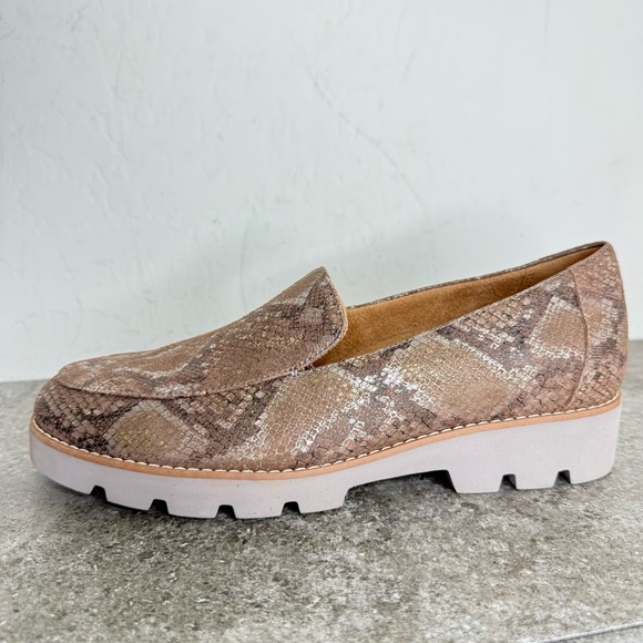 NEW Vionic Kensley Leather Snake Print Slip-On Platform Loafers Women’s Size 8 - Picture 2 of 8